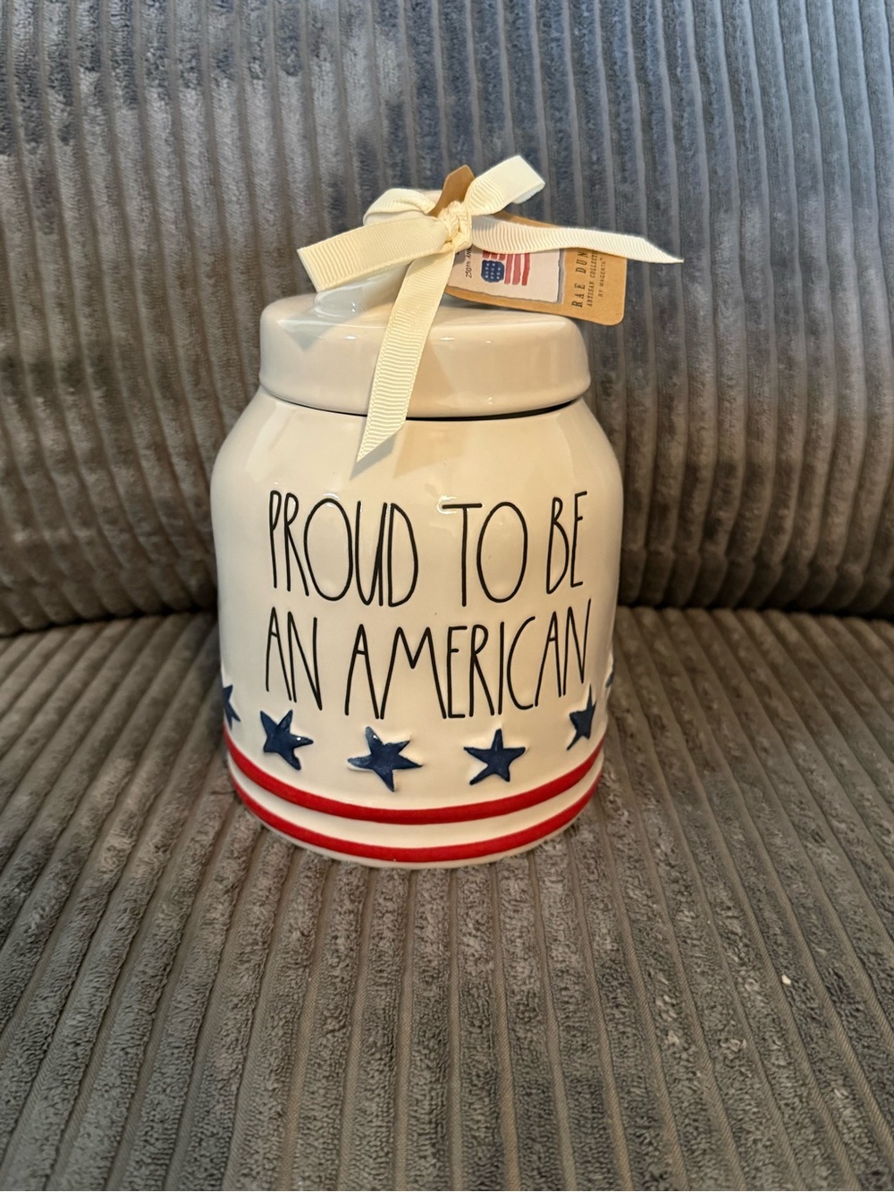 Rae Dunn White Ceramic Jar w Blue Stars & Red Stripes PROUD TO BE AN AMERICAN 🇺🇸